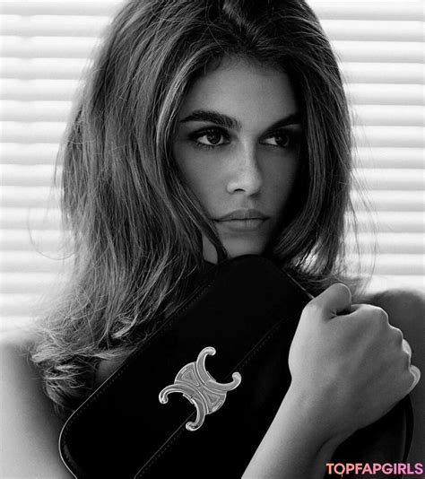 kaia gerber topless|Die heißesten Bilder von Kaia Gerber